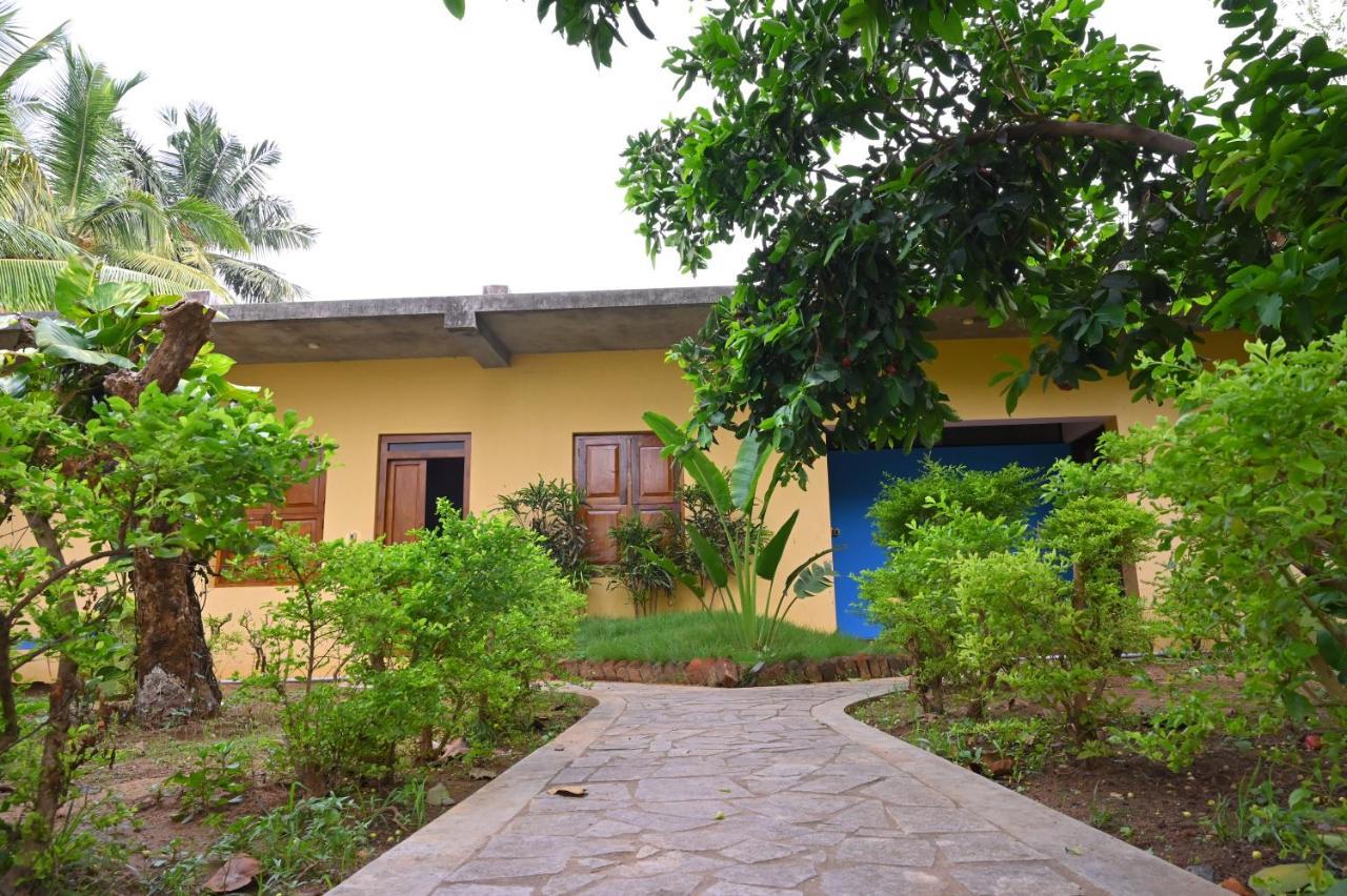 Les Boganveillea Heritage Guest House Auroville Exterior photo