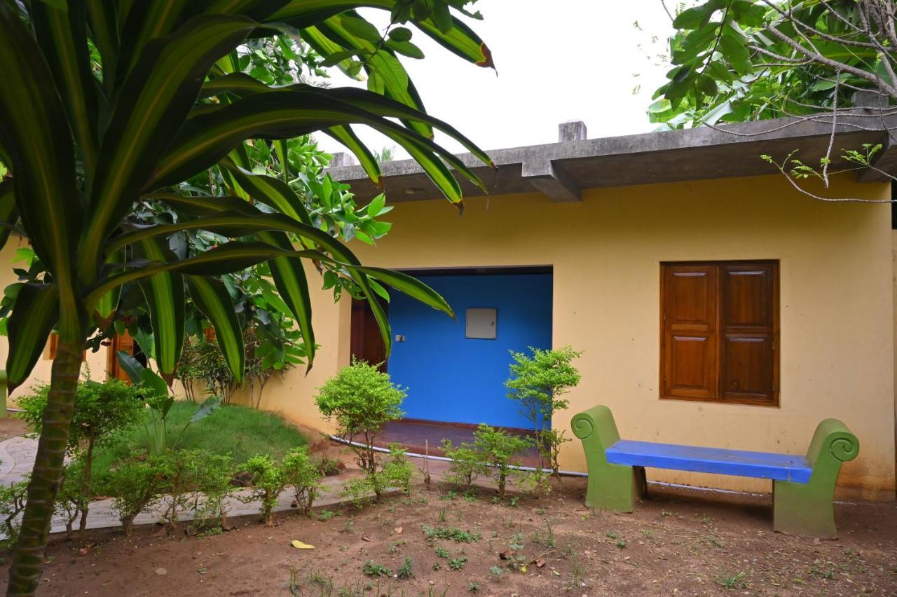 Les Boganveillea Heritage Guest House Auroville Exterior photo